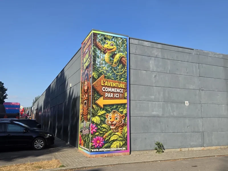 Signalétique grand format sur façade – parc de loisirs